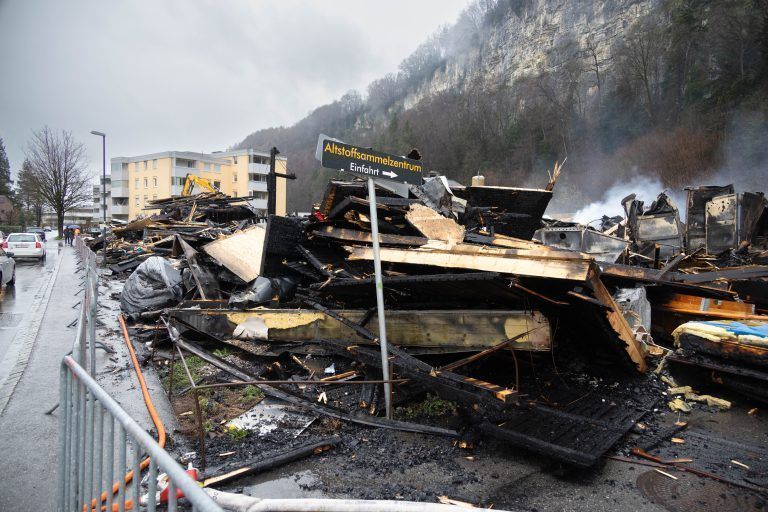 Entsorgungsspezialist hat nach dem Brand im ASZ Feldkirch einen heißen Verdacht