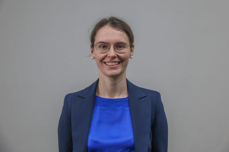 Hehle Reisen, Lochau; Foto mit allen neun Frauen der Familie; von Gro§mutter bis Enkelin, die alle Unternehmerinnen sind, Weltfrauentag – Hehle-Frauen