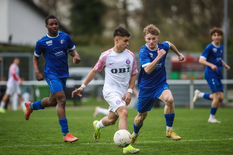 Fu§ball, AKA Vorarlberg, ACHTUNG: Auf der HP sind zwar die Spielernamen aber ohne Rckennummern, AKA U 18 vs Austria Wien U 18Fu§ball, AKA Vorarlberg, ACHTUNG: Auf der HP sind zwar die Spielernamen aber ohne Rckennummern, AKA U 18 vs Austria Wien U 18