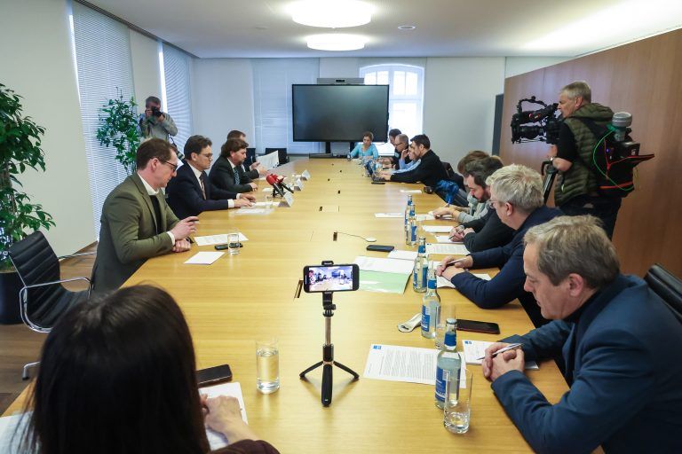 PK, Pressekonferenz Hypo Bank, Vorstand Hypo Vorarlberg, Michel Haller ldt zu Pressekonferenz zur aktuellen Causa, Kreditvergaben