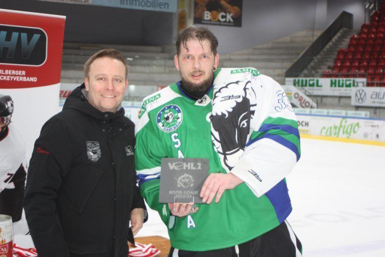 Stefan Dobler zum besten Tormann der Saison ausgezeichnet. - HC Samina Rankweil neuer Champion