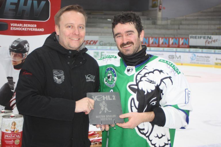 Michael Beiter erhielt die Ehrung zum besten Spieler der Saison. - HC Samina Rankweil neuer Champion