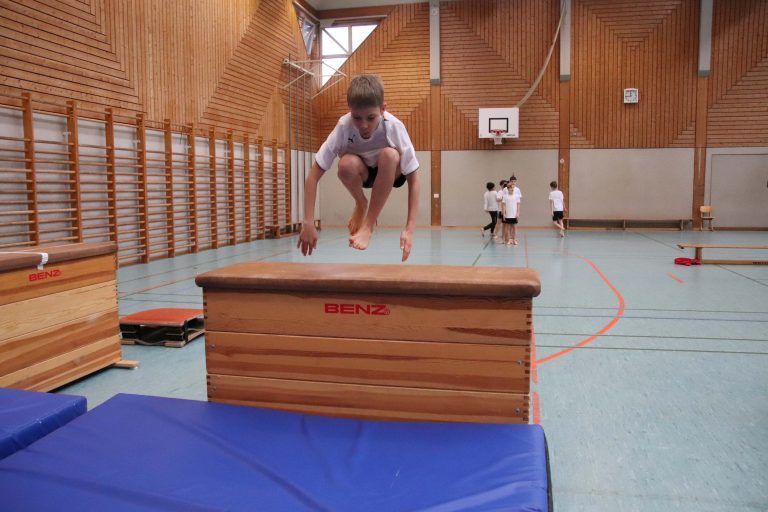 Wettkampf Turn 10 Schulmeisterschaft Mittelschule Wolfurt