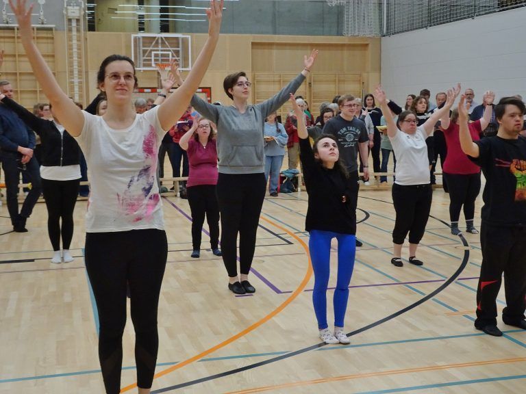 Ein Projekt, das Musik, Tanz und Menschen verbindet - Tanzhaus Hohenems Kooperation mit Oratorienchor Wangen