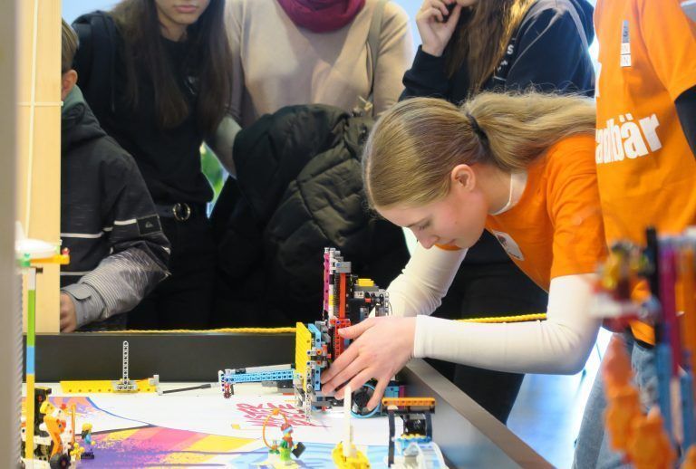 Der Roboter funktionierte noch nicht immer einwandfrei. - First Lego League BG Dornbirn