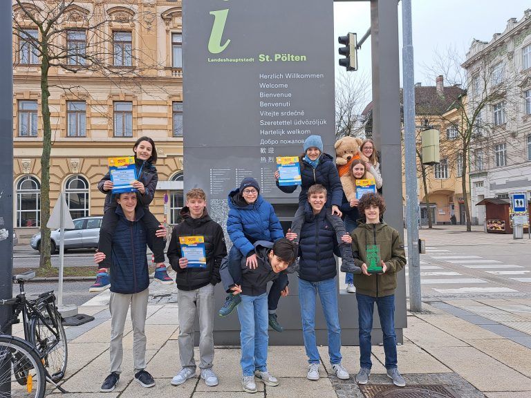 Die Freude beim Team des BG Dornbirn über den Finaleinzug war riesig. - First Lego League BG Dornbirn