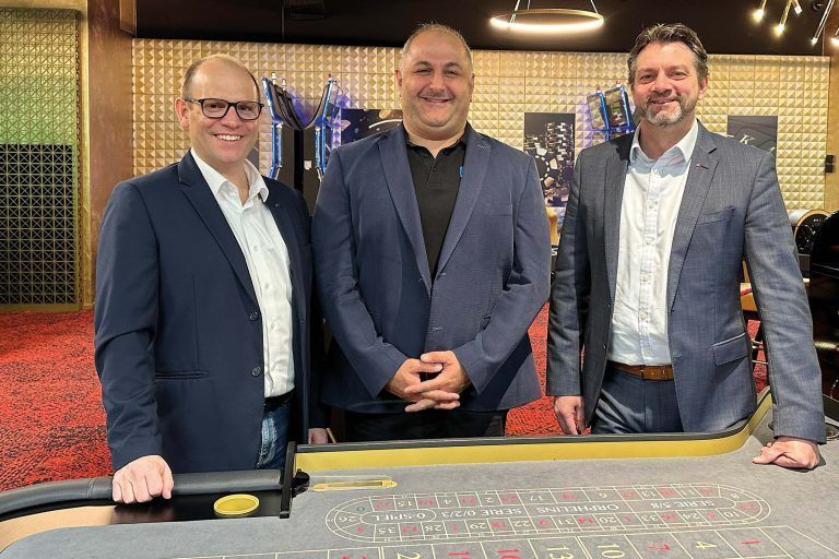 Thomas Banzer - CEO, Obmann Kemal Demirel, Alex van der Zwang - Gaming Manager - Castle Casino in Vaduz