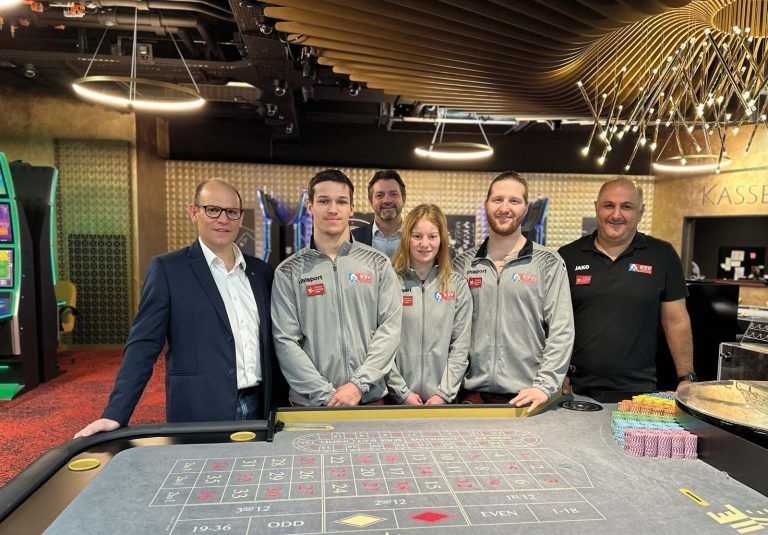 Thomas Banzer CEO, Linus Häusle, Sabrina Berchtold, Martin Kogler, Alex van der Zwang - Gaming Manager - Castle Casino in Vaduz