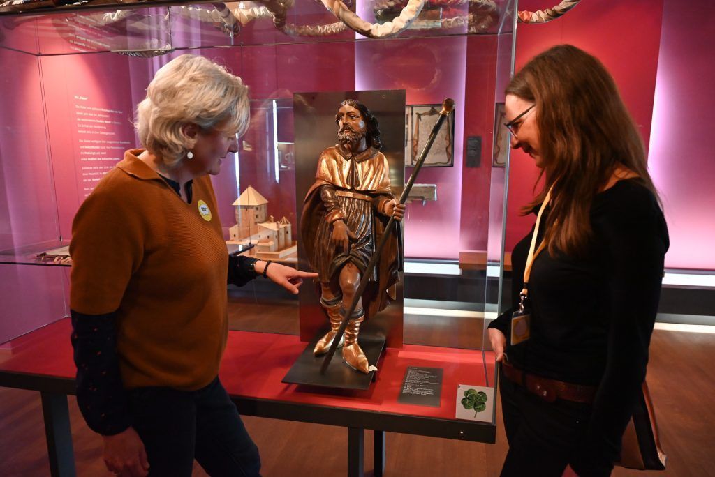 Paarweise Museen erkunden