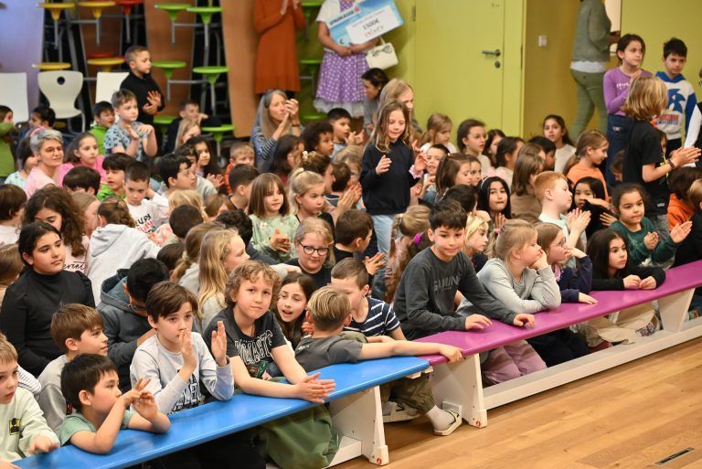 Schulkinder bastelten für CliniClowns - Schulkinder bastelten für CliniClowns