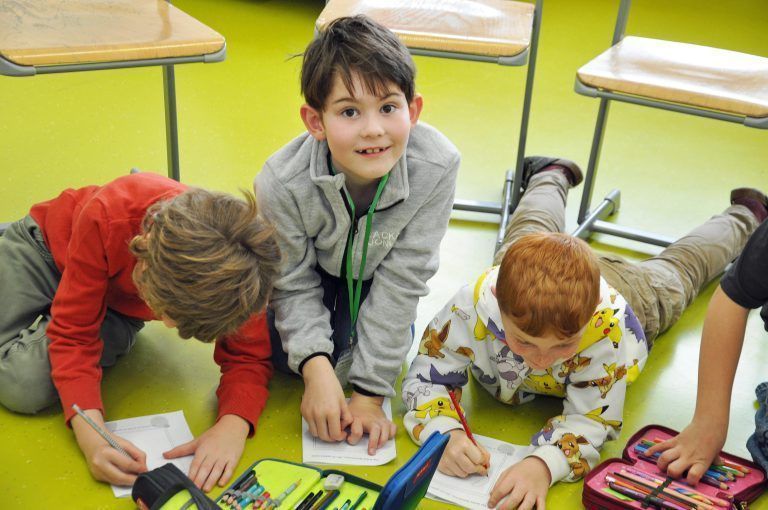 Im Anschluss an die Vorleserunden gestalteten die Kinder ihren Lesepass. - Lesetag 2024 VS Wallenmahd