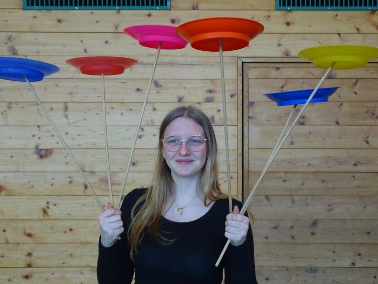 Zusammen in die Welt des Jonglierens eintauchen - Jonglierworkshop MS Baumgarten