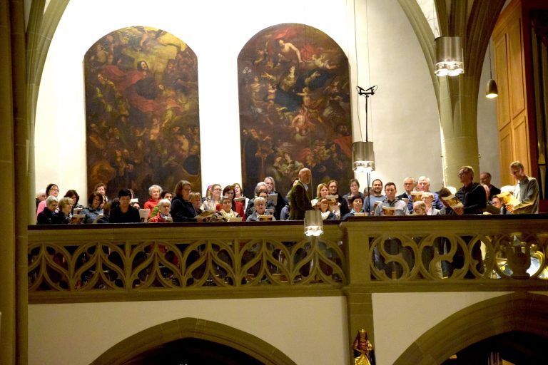 Projektchor aus dem Dekanat Bludenz, Domempore - Chrisammesse, Dom Feldkirch (2024)