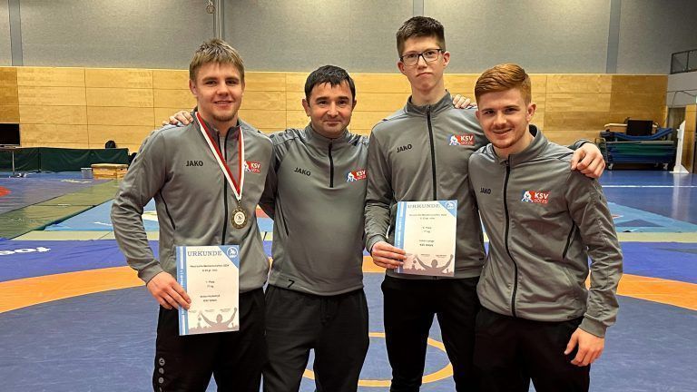 Anton Hrybelnik, Betreuer Markus Nagel, Julian Lange und Simon Ender. - © KSV Götzis