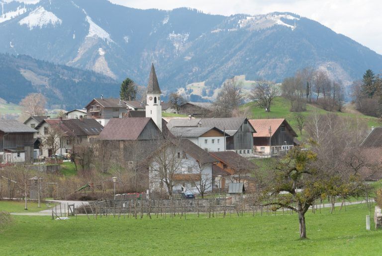 Auch die Gemeinde Röns kämpft mit laufend steigenden Kosten und sinkenden Einnahmen - © Gemeinde Röns