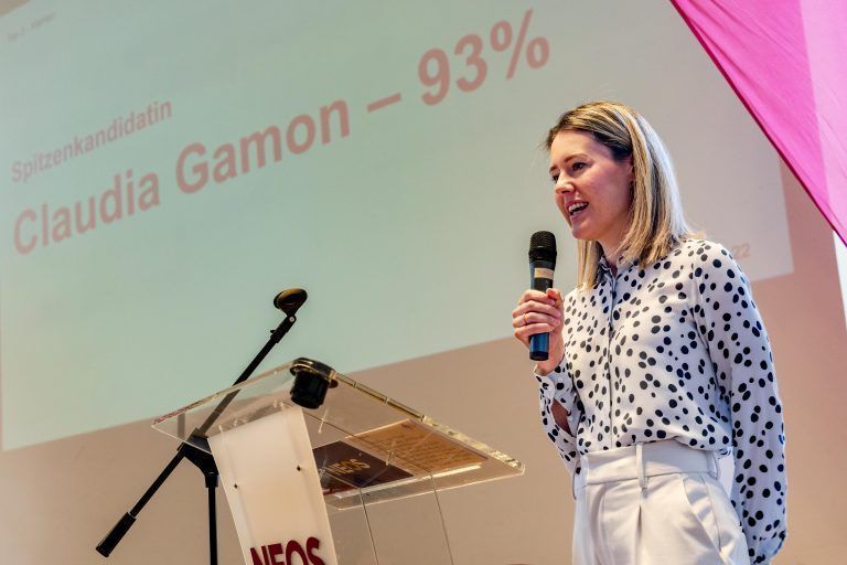 Neos wählen Claudia Gamon offiziell zur Spitzenkandidatin