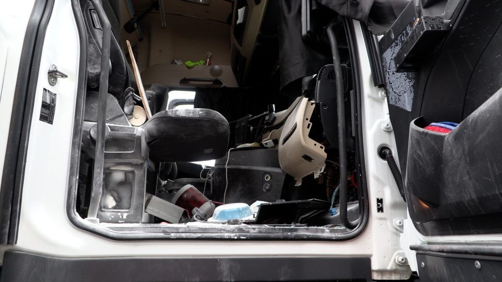 Gaskartusche in Lkw-Kabine explodiert