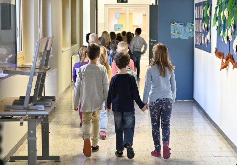 ABD0032_20190114 – WIEN –
STERREICH: Volksschulkinder anl. Start der Volksschuleinschreibung in Wien am Montag, 14. Jnner 2019. – FOTO: APA/HANS PUNZ