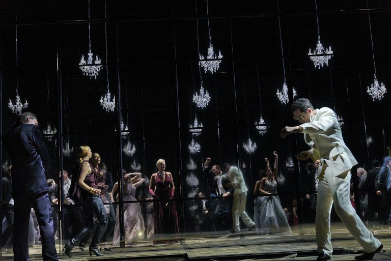 ABD0040_20231115 – WIEN – STERREICH: ++ HANDOUT ++ Die Schauspieler Christoph Luser, Lili Winderlich, Itay Tiran und das Ensemble whrend der Fotoprobe von “Der Menschenfeind” im Wiener Burgtheater. Das Stck feiert am kommenden Samstag, 8. November 2023, Premiere. – FOTO: APA/BURGTHEATER/MATTHIAS HORN – ++ WIR WEISEN AUSDRCKLICH DARAUF HIN, DASS EINE VERWENDUNG DES BILDES AUS […]