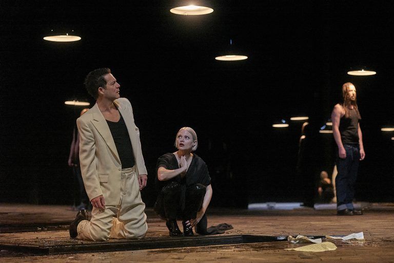 ABD0041_20231115 – WIEN – STERREICH: ++ HANDOUT ++ Die Schauspieler Itay Tiran, Mavie Hrbiger und Christoph Griesser whrend der Fotoprobe von “Der Menschenfeind” im Wiener Burgtheater. Das Stck feiert am kommenden Samstag, 8. November 2023, Premiere. – FOTO: APA/BURGTHEATER/MATTHIAS HORN – ++ WIR WEISEN AUSDRCKLICH DARAUF HIN, DASS EINE VERWENDUNG DES BILDES AUS MEDIEN- UND/ODER […]