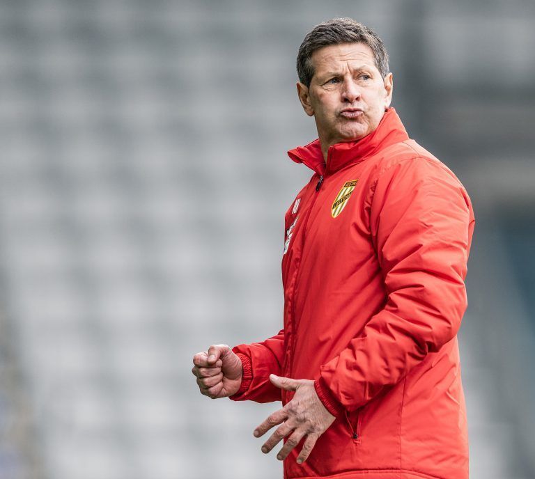 ABD0101_20240211 – INNSBRUCK –
STERREICH: Trainer Andreas Heraf (SC Austria Lustenau) am Sonntag, 11. Februar 2024, whrend der Admiral Bundesliga-Begegnung, 18. Runde, zwischen WSG Swarovski Tirol und SC Austria Lustenau in Innsbruck. – FOTO: APA/EXPA/STEFAN ADELSBERGER