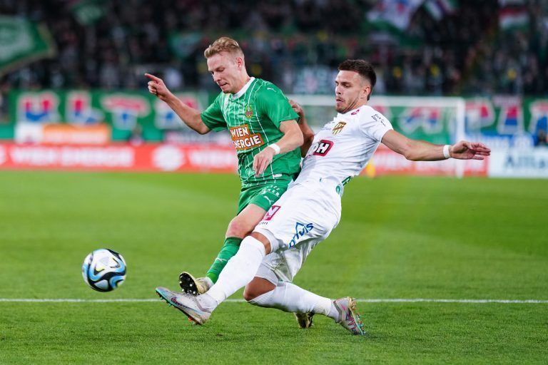 ABD0112_20240303 – WIEN – STERREICH: (Vlnr) Marco Grll (SK Rapid) und Darijo Grujcic (SC Austria Lustenau) am Sonntag, 03. Mrz 2024, whrend der Admiral Bundesliga-Begegnung, 21. Runde, zwischen SK Rapid und SC Austria Lustenau in Wien. – FOTO: APA/EVA MANHART