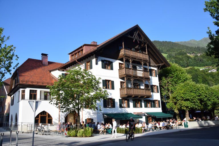 Der Taubengarten des Posthotel Taube ist am Freitag, dem 7. Juli 2023, abends eröffnet worden.