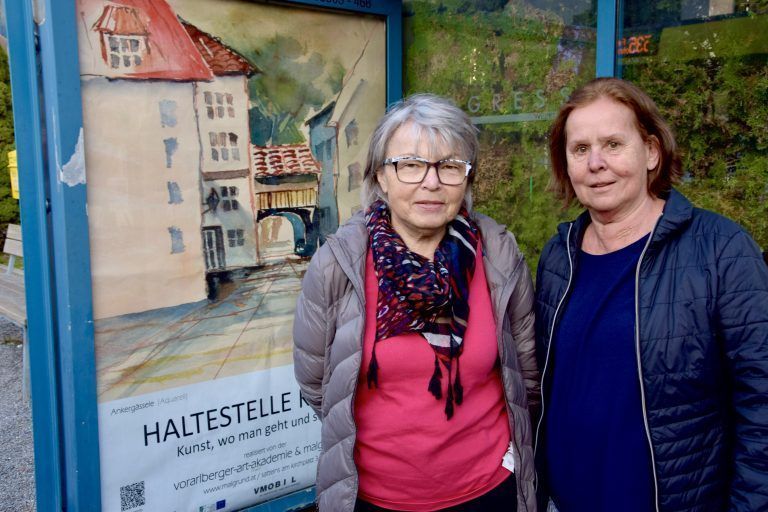 Pressefahrt Haltestelle Kunst, Haltestelle bei der Galerie Malgrund, Kirchplatz