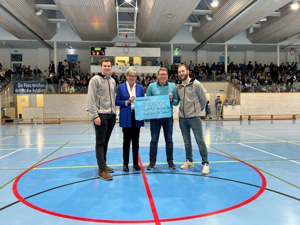 Feldkircher Handballdamen sichern sich den Sieg und unterstützen soziale Projekte