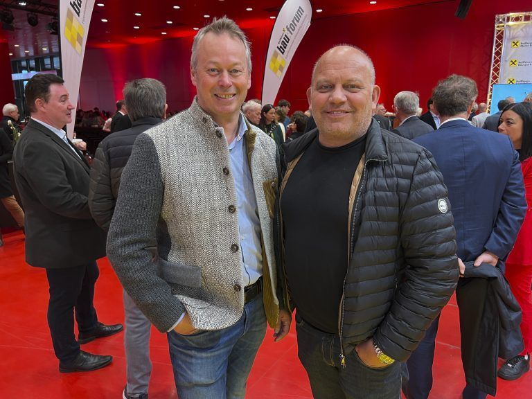 GF Christof Wirt (Zech Kies) und Werbefachmann Lukas Konzett im Gespräch
