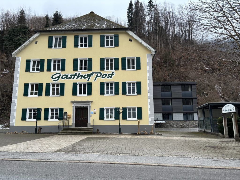 Kauf des Hotels Post hat Vorrang &#8211; Gemeindezentrum muss warten