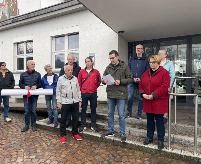 Unterschriftenübergabe Bürgerinitiative Altach 15.03.2024