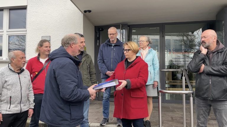 Unterschriftenübergabe Bürgerinitiative Altach 15.03.2024