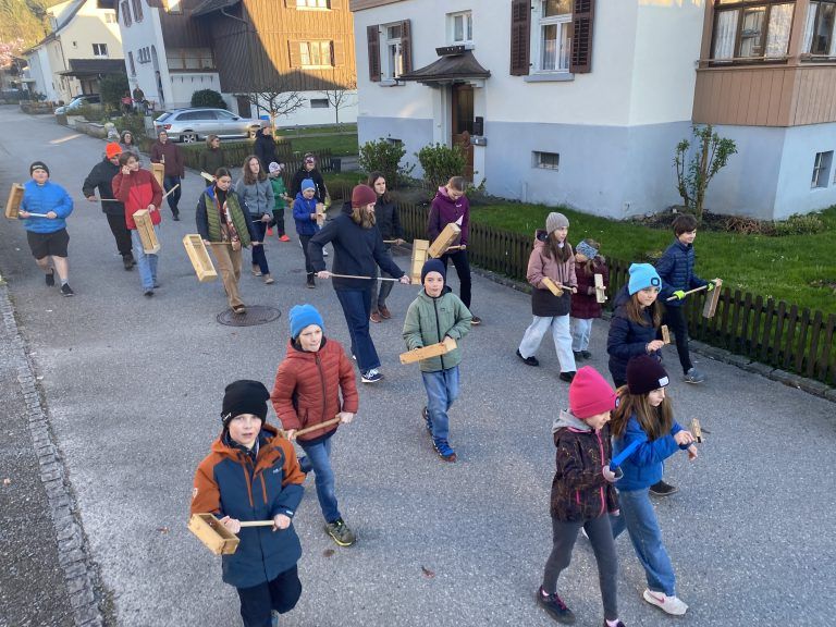 Ratschen in der Sonnengasse