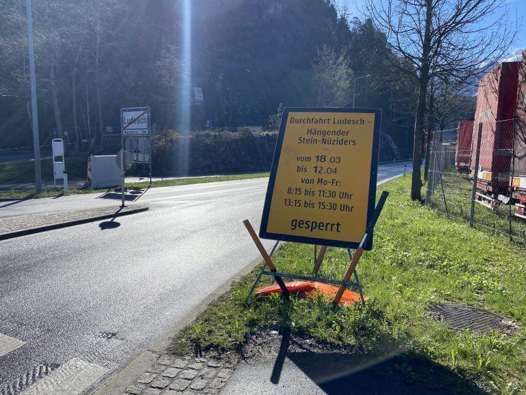 Felsräumarbeiten, Hängender Stein