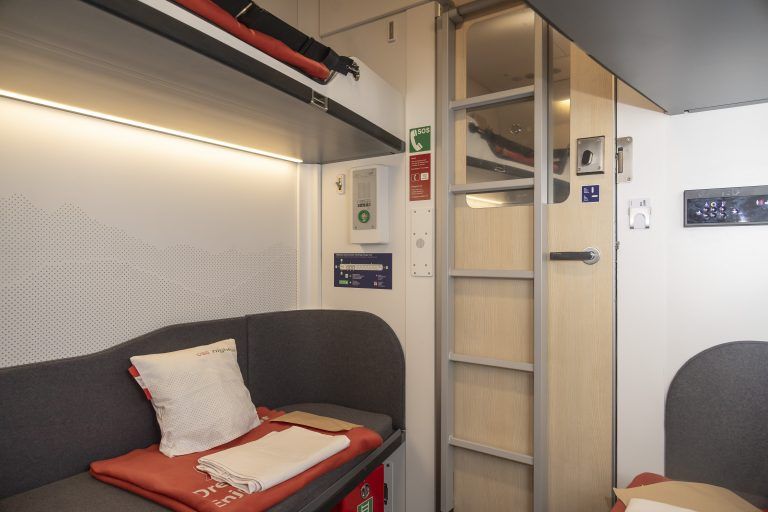 Unterwegs mit dem neuen Nightjet Schlafwagen Liegewagen der ÖBB Nachtzug Öffentliche Verkehrsmittel Wagon Wien nach Bregenz