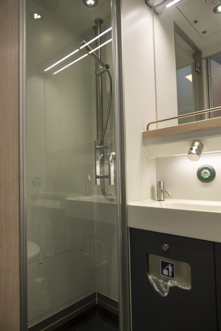 Unterwegs mit dem neuen Nightjet Schlafwagen Liegewagen der ÖBB Nachtzug Öffentliche Verkehrsmittel Wagon Wien nach Bregenz