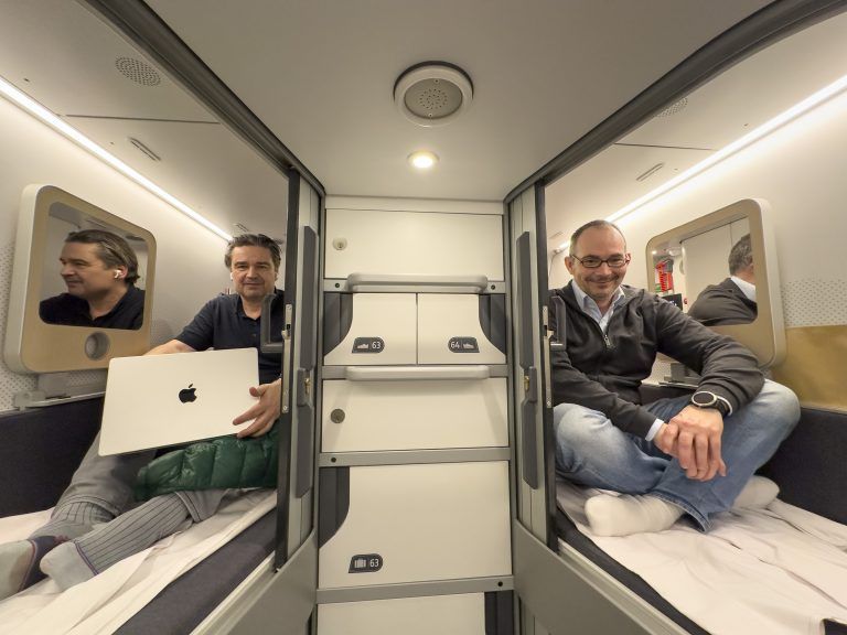 Unterwegs mit dem neuen Nightjet Schlafwagen Liegewagen der ÖBB Nachtzug Öffentliche Verkehrsmittel Wagon Wien nach Bregenz