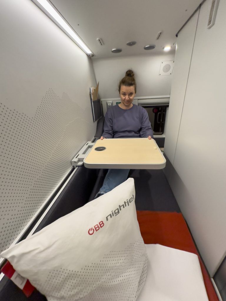 Unterwegs mit dem neuen Nightjet Schlafwagen Liegewagen der ÖBB Nachtzug Öffentliche Verkehrsmittel Wagon Wien nach Bregenz