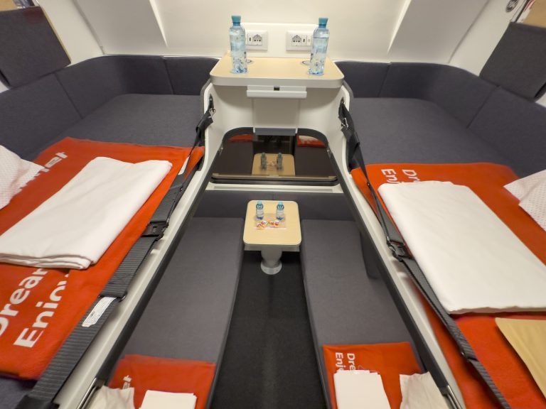 Unterwegs mit dem neuen Nightjet Schlafwagen Liegewagen der ÖBB Nachtzug Öffentliche Verkehrsmittel Wagon Wien nach Bregenz