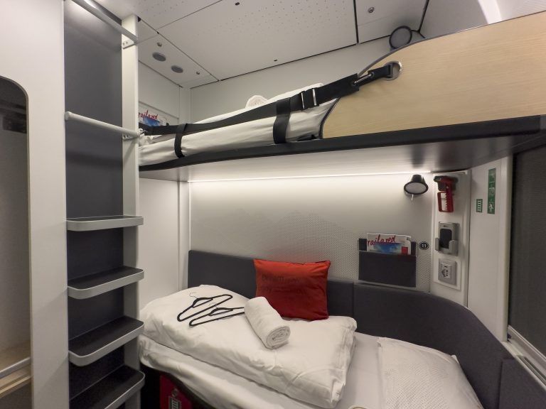 Unterwegs mit dem neuen Nightjet Schlafwagen Liegewagen der ÖBB Nachtzug Öffentliche Verkehrsmittel Wagon Wien nach Bregenz