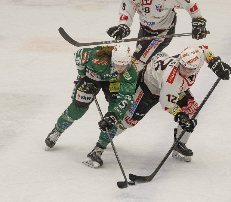 Eishockey Alps Hockey-League-Play-off-Spiels EC Bregenzerwald gegen Rittner Buam