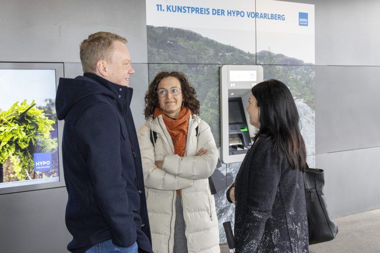 Fotos Hypobank Treffen mit Landtag Die Landtagsparteien treffen sich um 15 Uhr mit der Hypo im Hypo-Gebäude