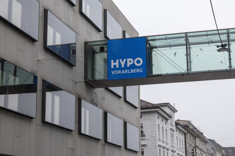Fotos Hypobank Treffen mit Landtag Die Landtagsparteien treffen sich um 15 Uhr mit der Hypo im Hypo-Gebäude