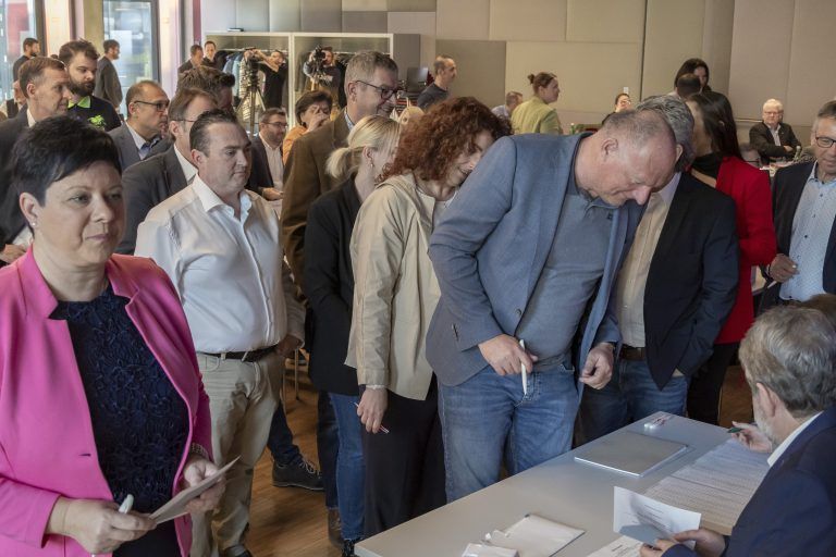 AK-Vollversasmmlung Fotos von der Wahl und Kür Bernhard Heinzles
