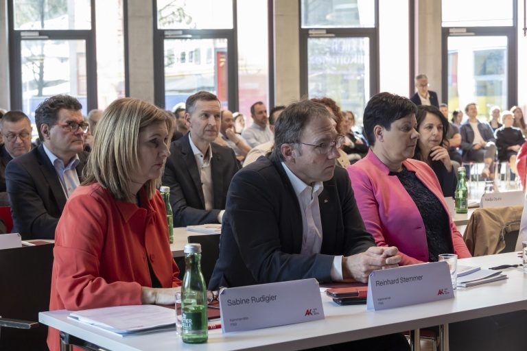 AK-Vollversasmmlung Fotos von der Wahl und Kür Bernhard Heinzles