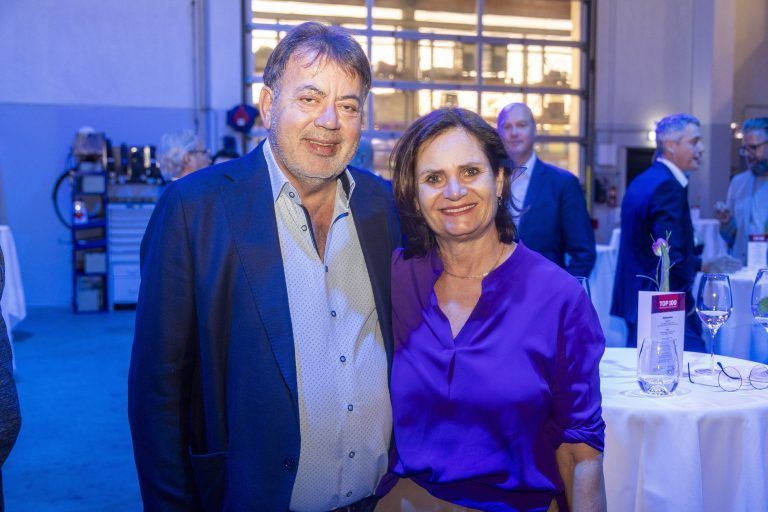 TOP 100 Treffpunkt Veranstaltung Menschen