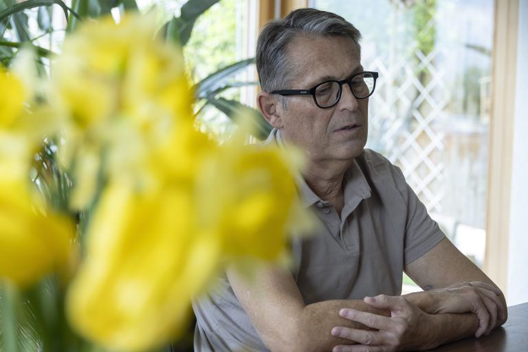 Organspende Geschichte mit einem Betroffenen, der eine neue Niere erhielt.