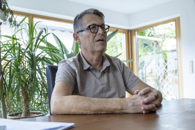 Organspende Geschichte mit einem Betroffenen, der eine neue Niere erhielt.