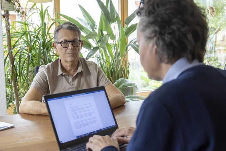 Organspende Geschichte mit einem Betroffenen, der eine neue Niere erhielt.